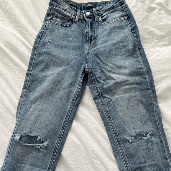 Mom Jeans - Picture 3 of 3